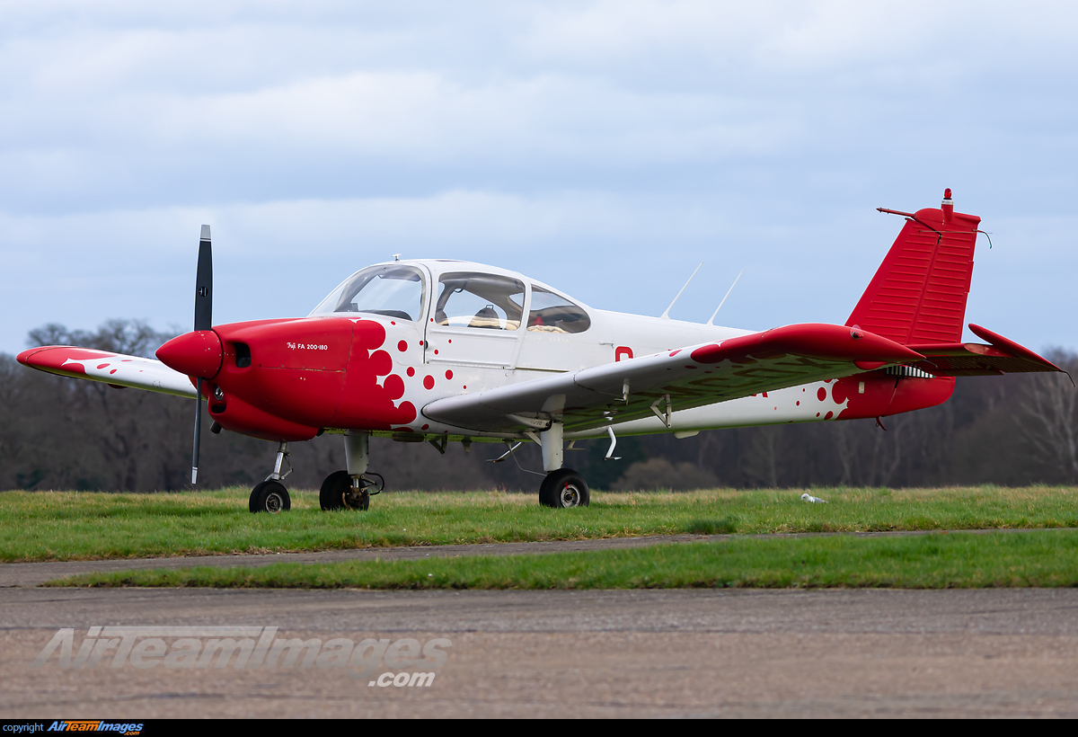 Fuji FA-200-180AO Private G-MCOX - AirTeamImages.com