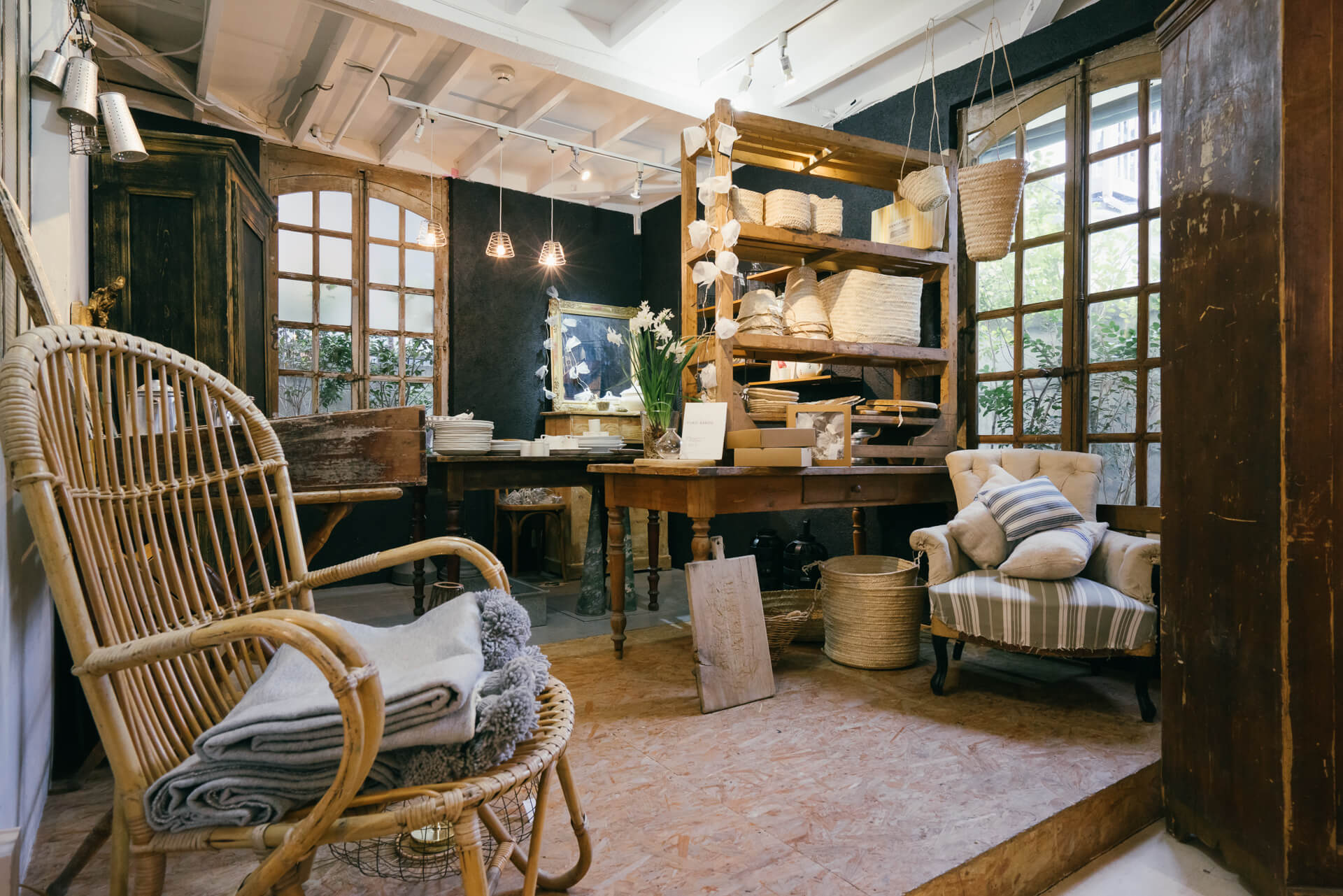 南仏を感じるアンティークとグリーンの素敵なバランス 『BROCANTE