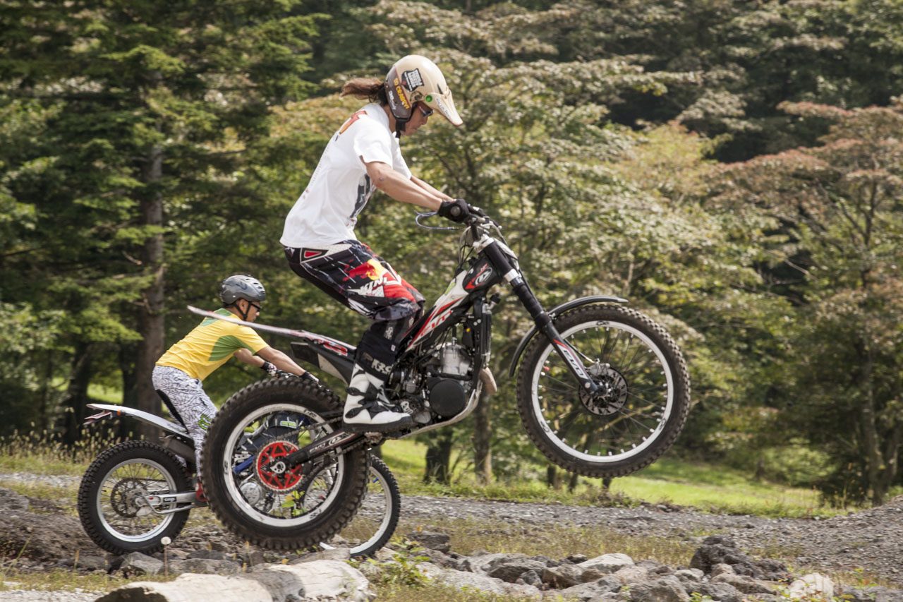 トライアルバイクでカッコよくプレイライドを楽しもう！【トライアル