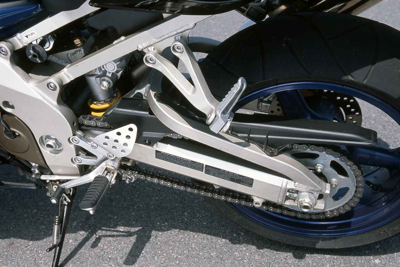 カワサキ「Ninja ZX-9R」の系譜｜カワサキらしい個性と実用性を備えた