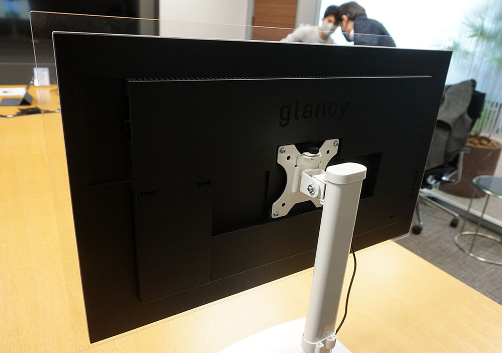 世界で唯一、RGB印刷方式有機ELパネルを搭載したインテリアモニター