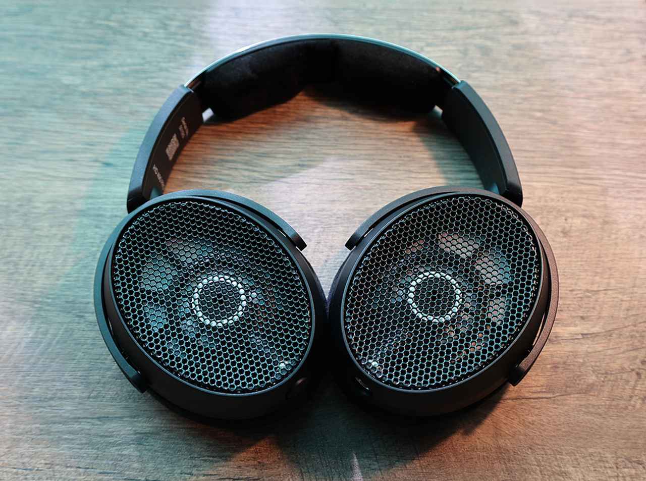 ゼンハイザー、スタジオ用ヘッドホンのフラッグシップモデル「HD 490