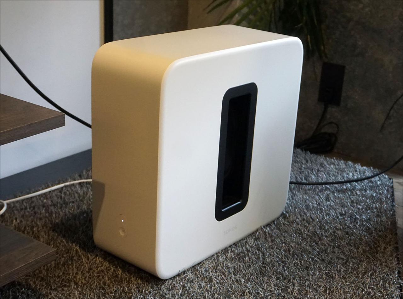 SONOSの新フラッグシップサウンドバー「Arc Ultra」は、低音の迫力と