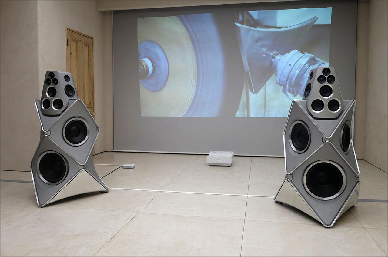 バング & オルフセン創立100周年を記念した「Beolab 90 Titan Edition