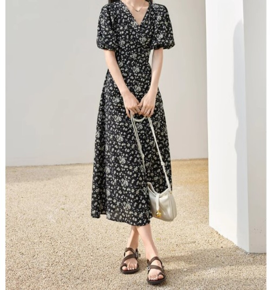 花柄Vネックワンピース ロング丈ワンピース|イエベファッション専門