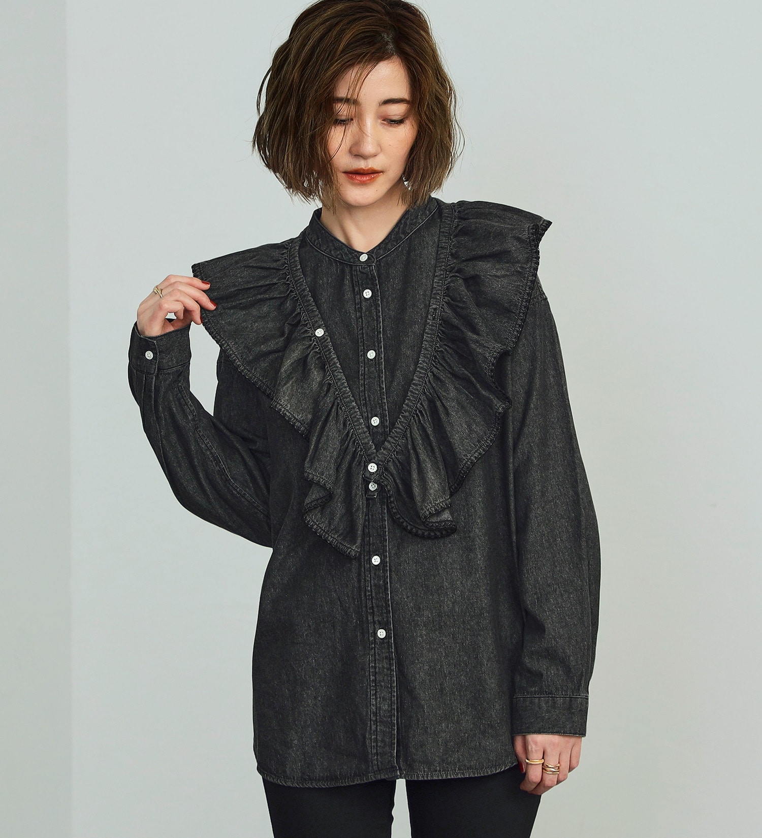 売り尽くしSALE】SOMETHING マルチウェイフリルデニムブラウス