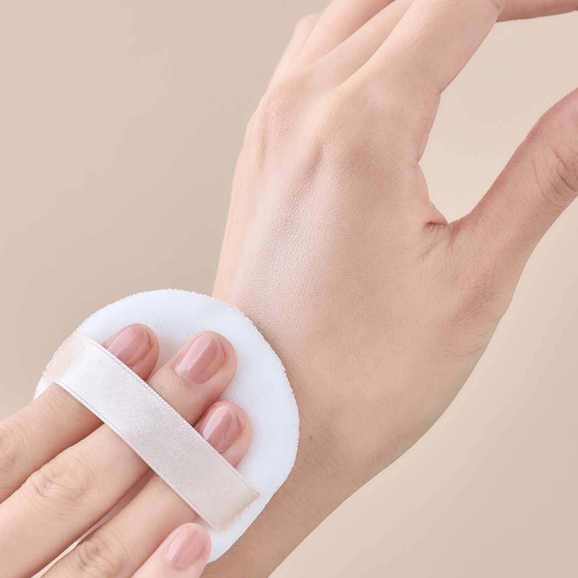 UVファンデ誕生記念キャンペーン「艶肌セット」 | セリフ公式