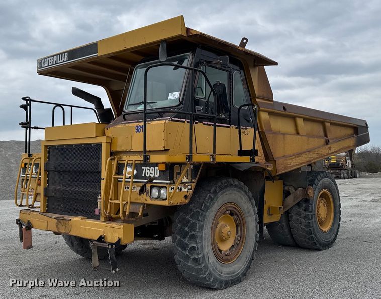 2004 Caterpillar 769D haul truck in Centerville, IA | Item DT0711