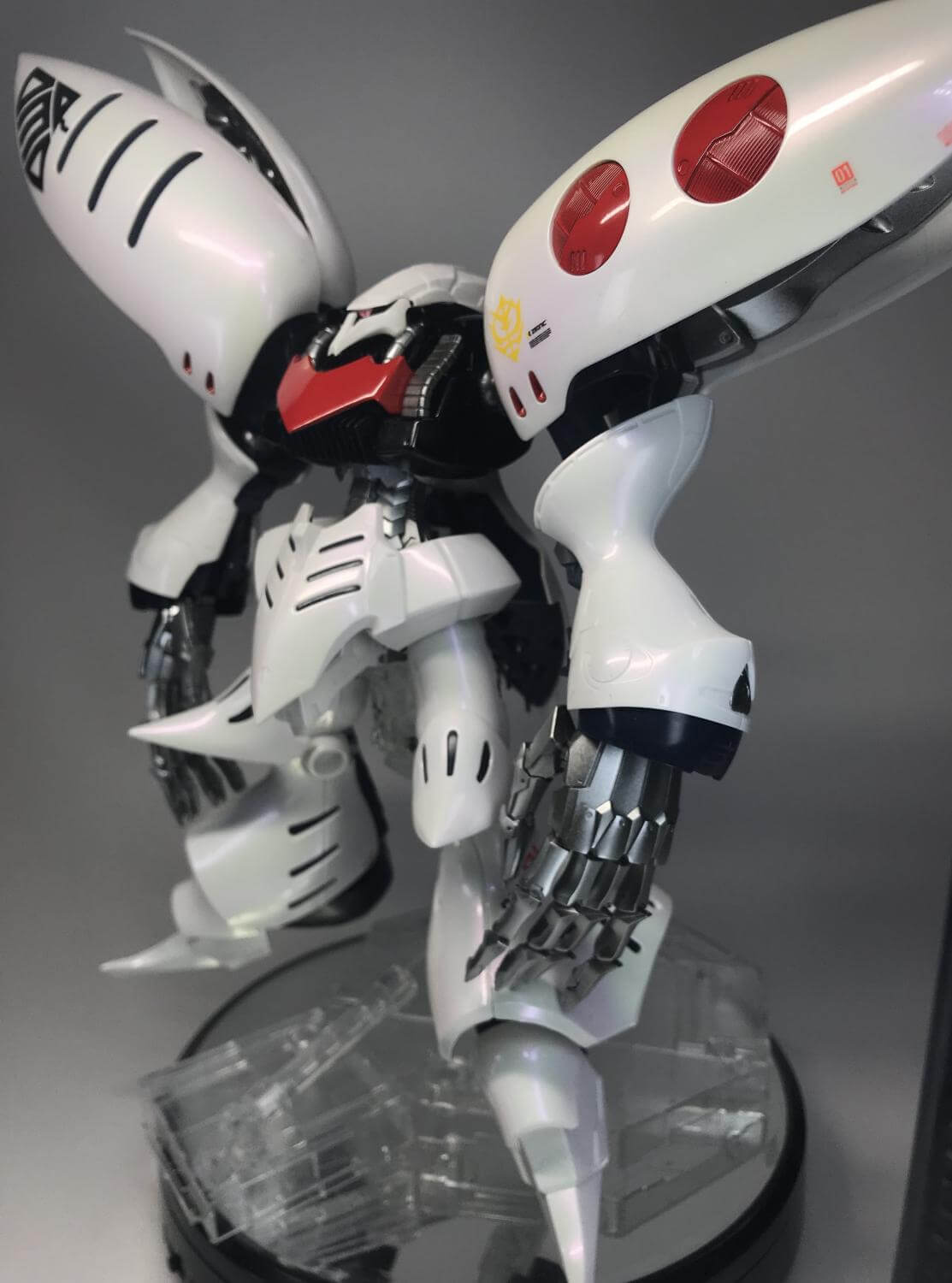 MG キュベレイダムド 〜オリジナル偏光パール塗装〜 | バンダイによる