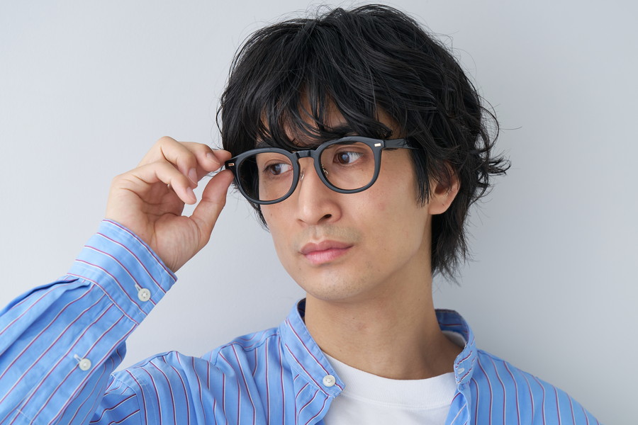 丸みのある太めのプラスチックフレーム/黒縁メガネ/CLASSIC（ZA221005