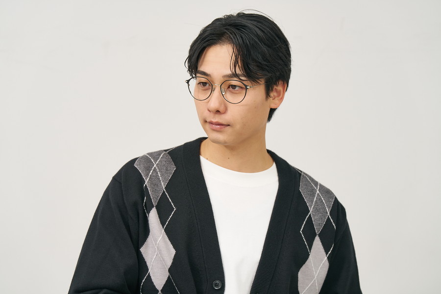 華やかさのあるボストン型チタンフレーム[中顔面短縮みえメガネ