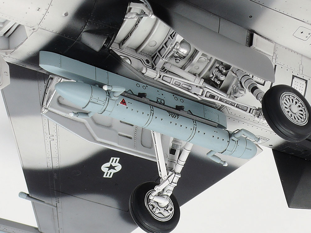 タミヤ 1/48 傑作機シリーズ F-16C/N “アグレッサー/アドバーサリー