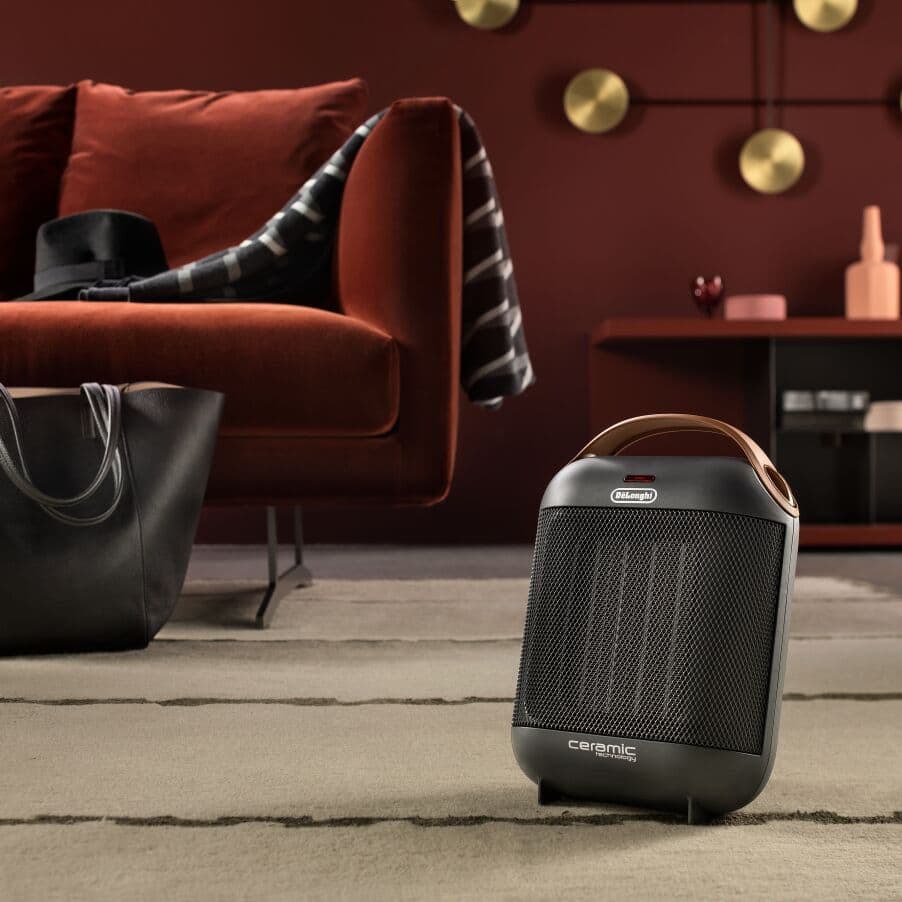 Compact Ceramic Space Heater with fan HFX30C15.G | De'Longhi US