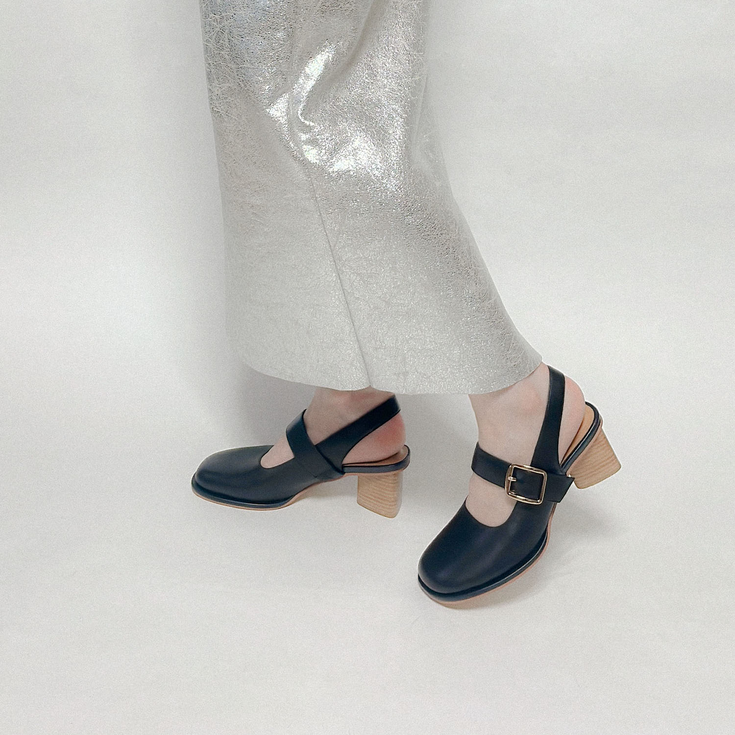 Daniella & GEMMA ONLINE STORE – ラウンドトゥバックベルトストラップ