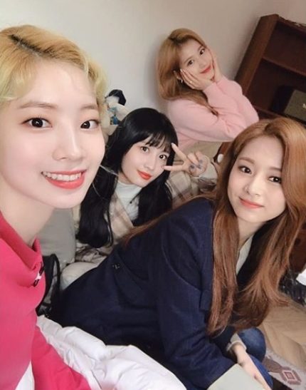 ONCE 必見】TWICE モモ、サナ、ツウィ、ダヒョンが答えるTWICEに関する