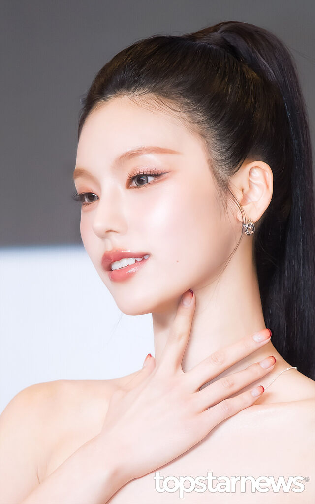 ITZY イェジ、1stソロミニアルバム「AIR」の記者懇談会に出席