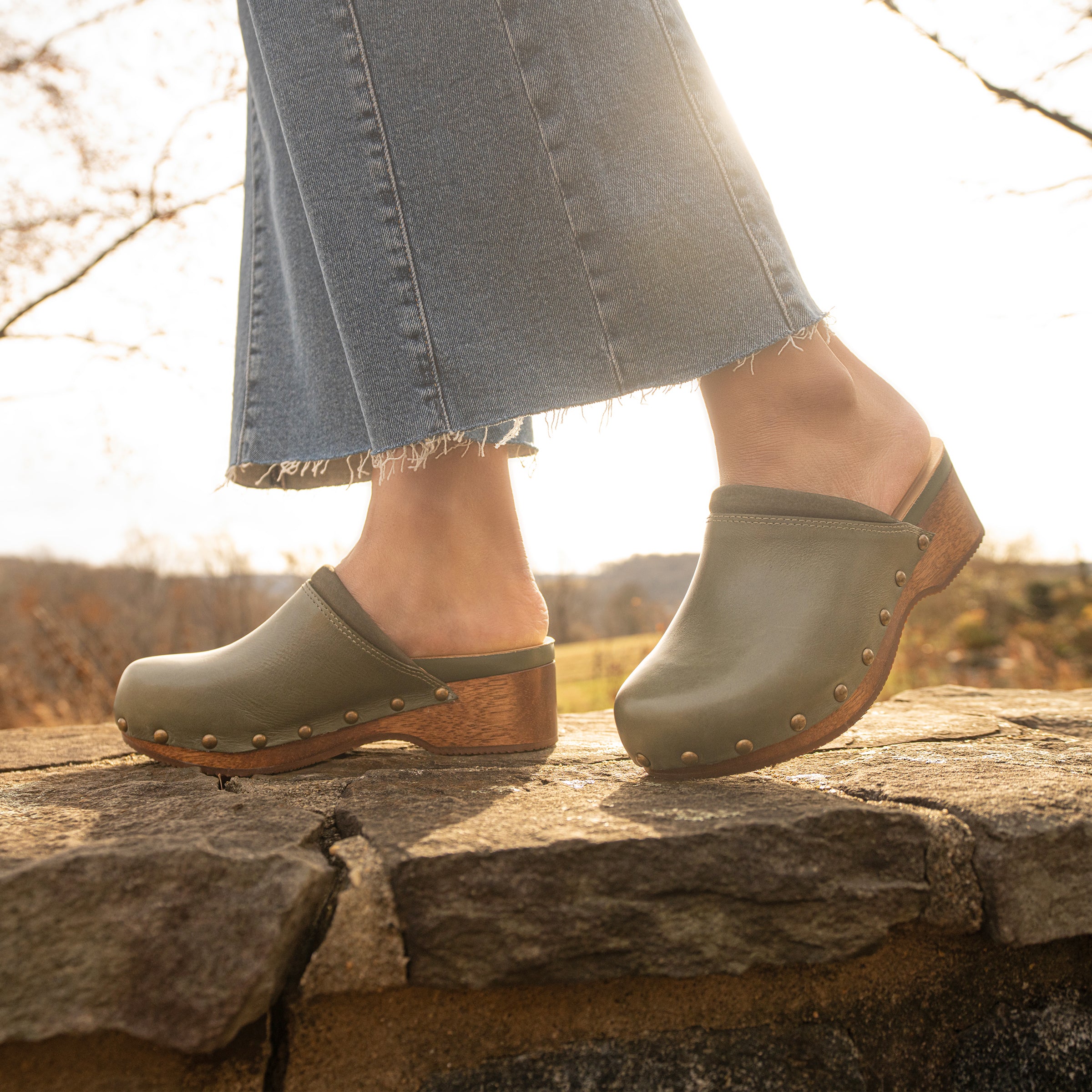 Andie Olive Calf – Dansko