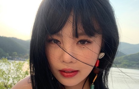 G)I-DLE「スジン」に「いじめ&不良」疑惑浮上 -「頬を.」 - デバク