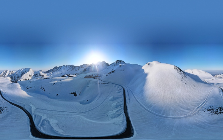 名古屋発〉「立山黒部・雪の大谷フェスティバル2026」驚きと感動体験