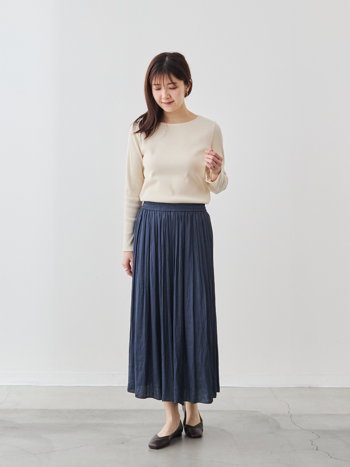 ヴィンテージサテンのフレアパンツ/ミッドナイトブルー | Factelier