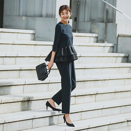 CARETTE]kokodeオリジナル ネイビートップス(ぺプラム) | KOBUNSHA