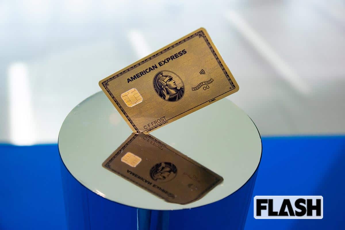 アメックスが「ゴールド以上、プラチナ未満」のメタルカード発行 識者