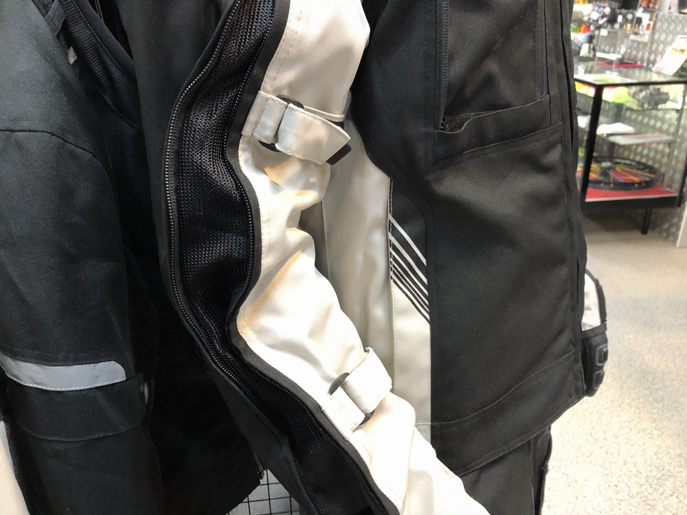 ダートバイクプラスブログ|春夏秋モデル