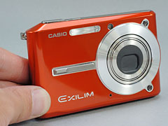 カシオ EXILIM CARD EX-S500【最終回】持つ喜びと使いやすさを両立した