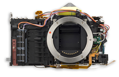 オリンパス、ボディ内手ブレ補正とライブビュー搭載デジタル一眼「E-510」