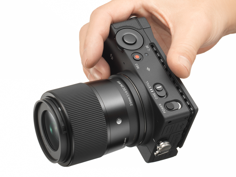 シグマ、APS-C単焦点レンズ「23mm F1.4 DC DN | Contemporary」。7.1万