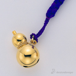 送料無料】 K18 根付 スズ 中 / ストラップ 美術品 工芸品 おしゃれ