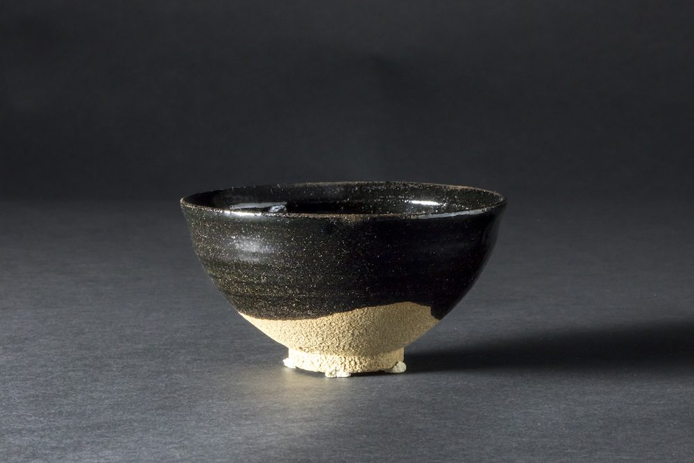 プレスリリース〕初の人間国宝 陶芸家 石黒宗麿の作と思われる「木葉