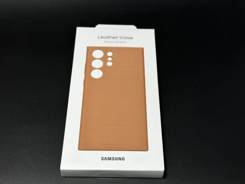 Galaxy S23 Ultra用のサムスン純正レザーケースを買ってみたので使い