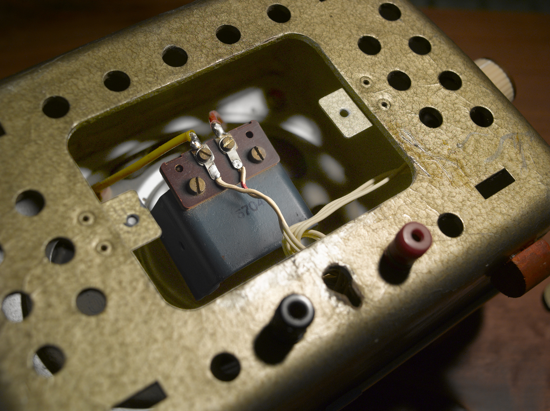 Rが魅力のISONETTA - ヴィンテージ・スピーカーで「すみっこ遊び」