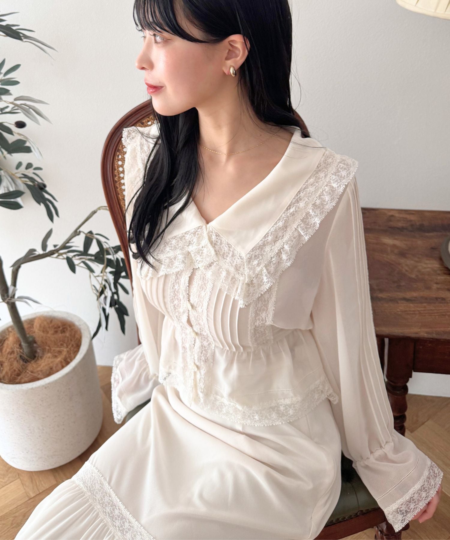 レースピンタックシフォンブラウス