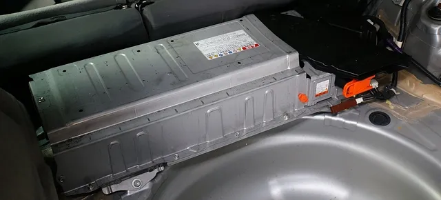 30系プリウスのHVバッテリー交換 鹿屋市 増満自動車