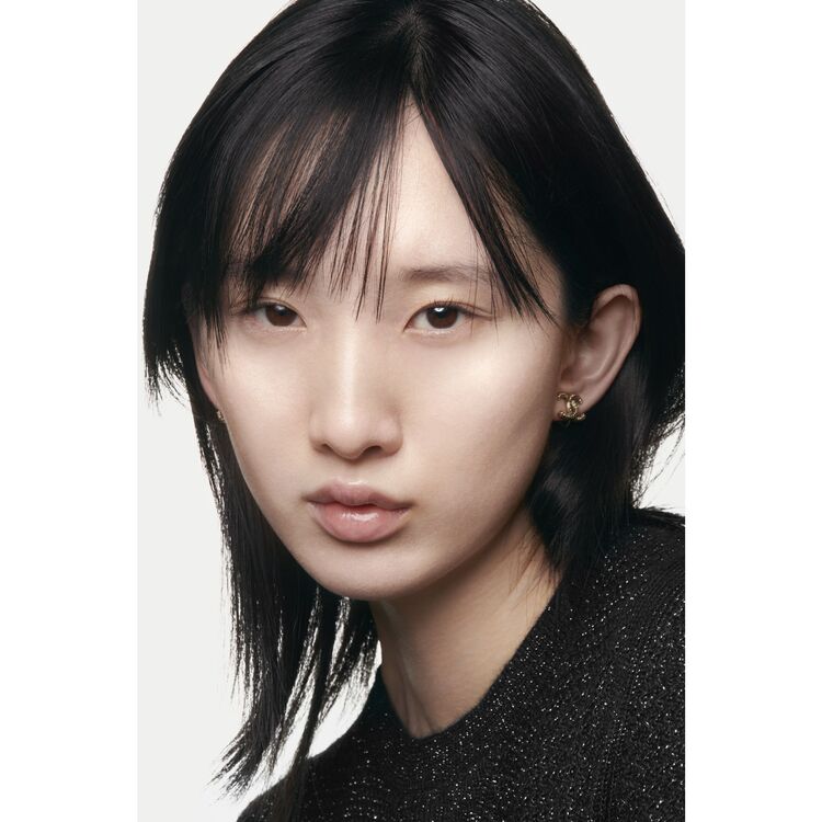 フリュイド ファンデーション N°1 ドゥ シャネル(BD01): CHANEL