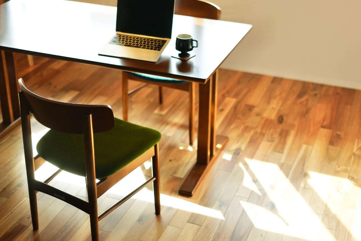 カリモク60+ Tチェア モケットグリーン［C36205QW］ - カリモク60正規