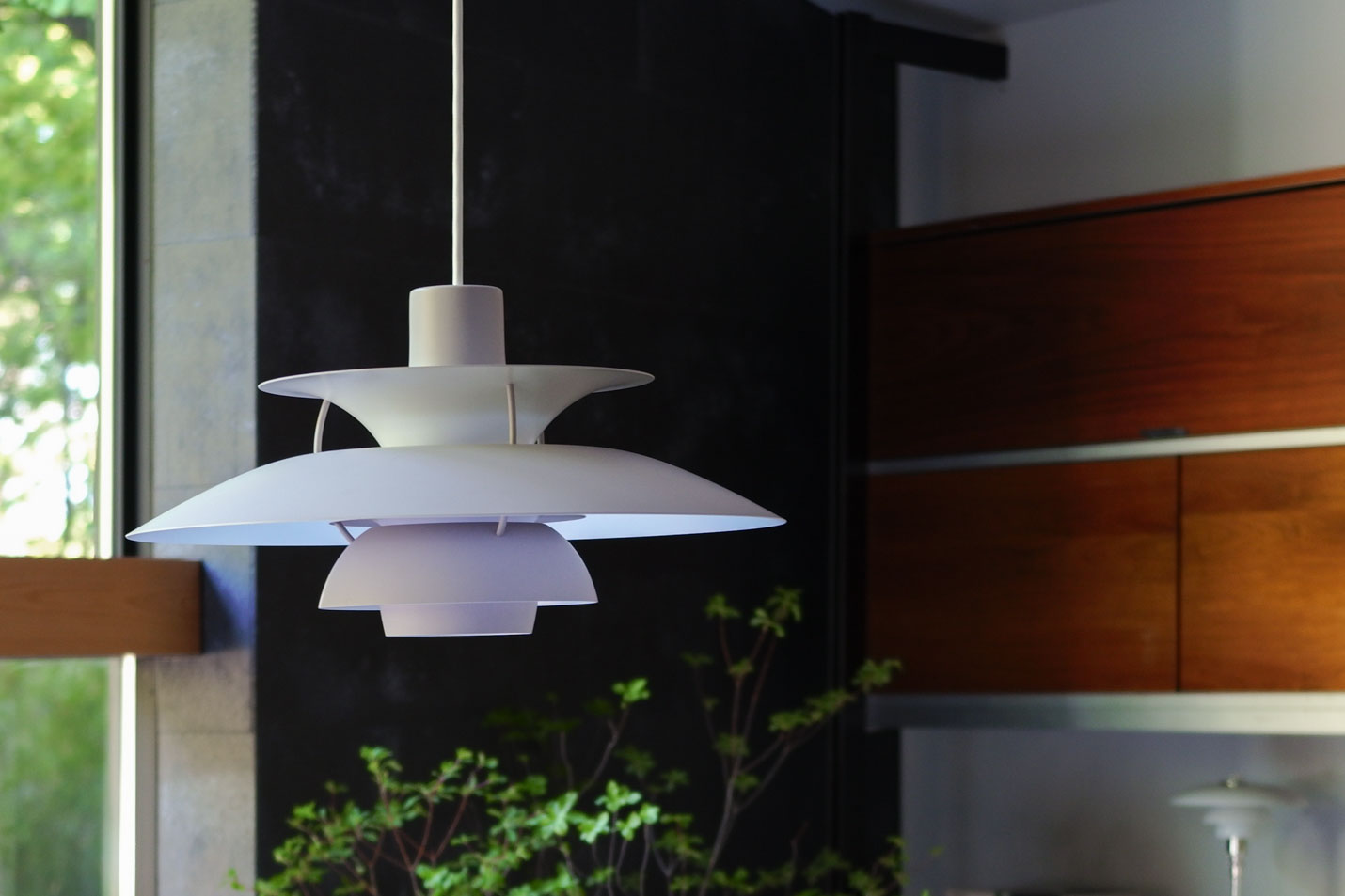 ルイスポールセン（Louis Poulsen） PH5 / モノクローム・オイスター