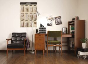 低めの天板高と機能性！カリモク60のデスクがamazonでも購入可能に