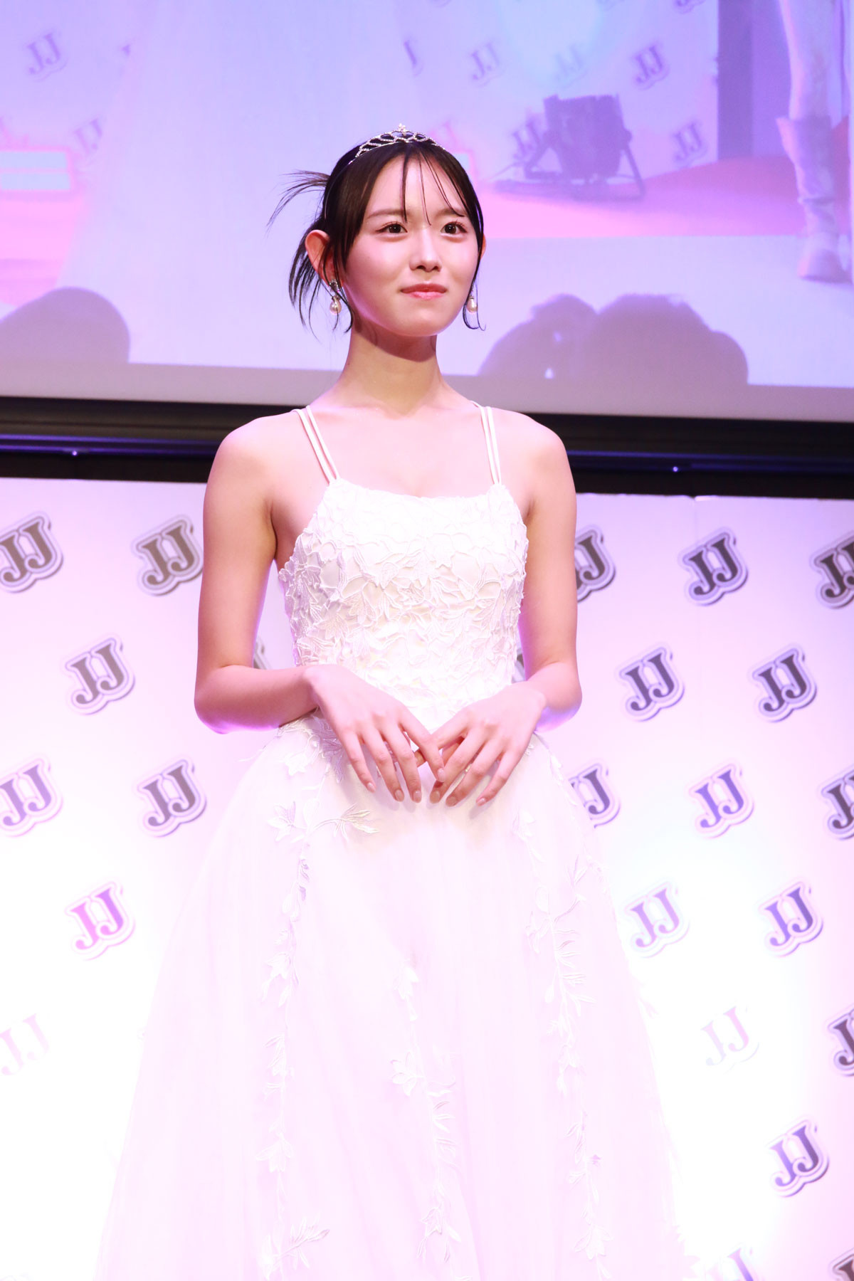 身長168cmスレンダーボディの21歳モグラ女子・大瀧沙羅さん JJモデル