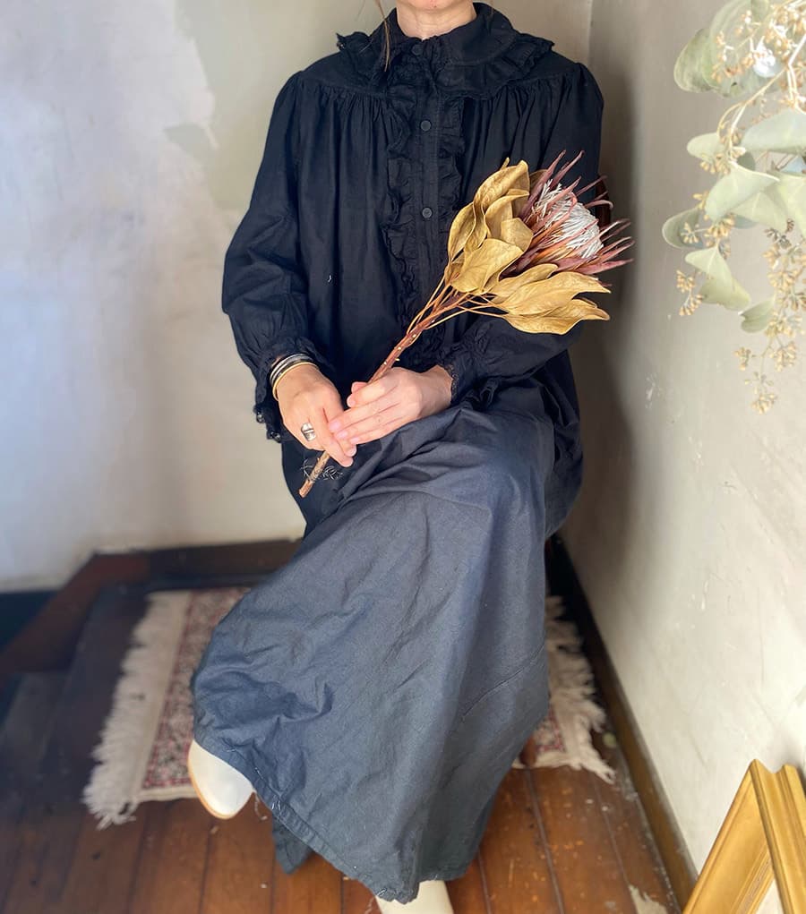 Antiquenightdressblack