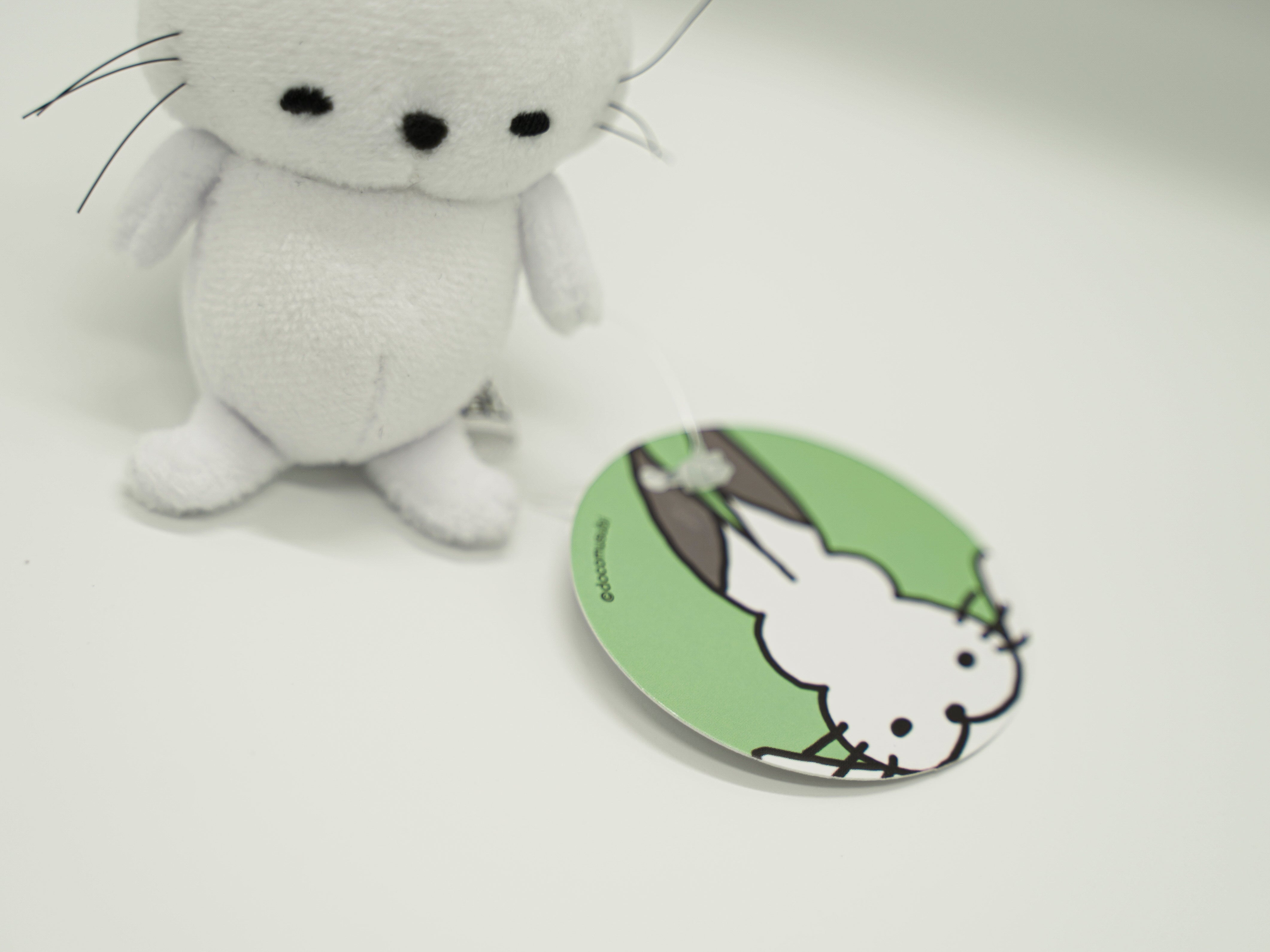 ドコうさぬいぐるみキーホルダー – ドコムスチャンネルショップ