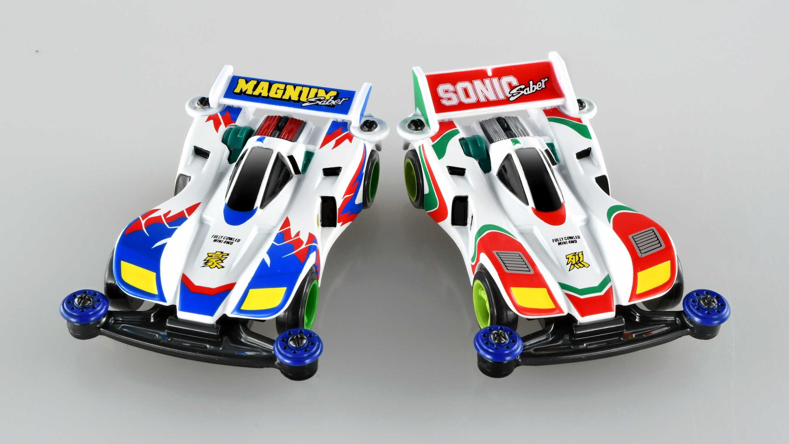 爆走兄弟レッツ＆ゴー!!」でおなじみのミニ四駆「マグナムセイバー」と