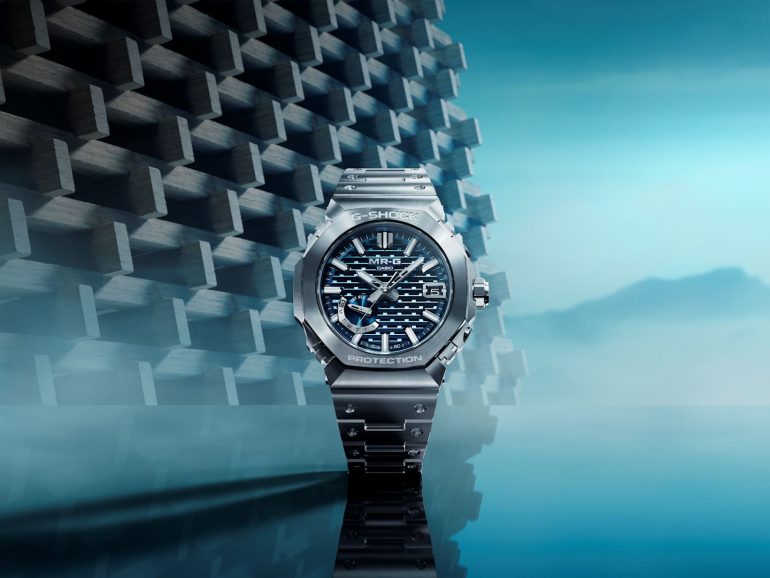 G-SHOCKの最上位シリーズMR-Gに伝統の縹色と木組みが織りなす究極美の