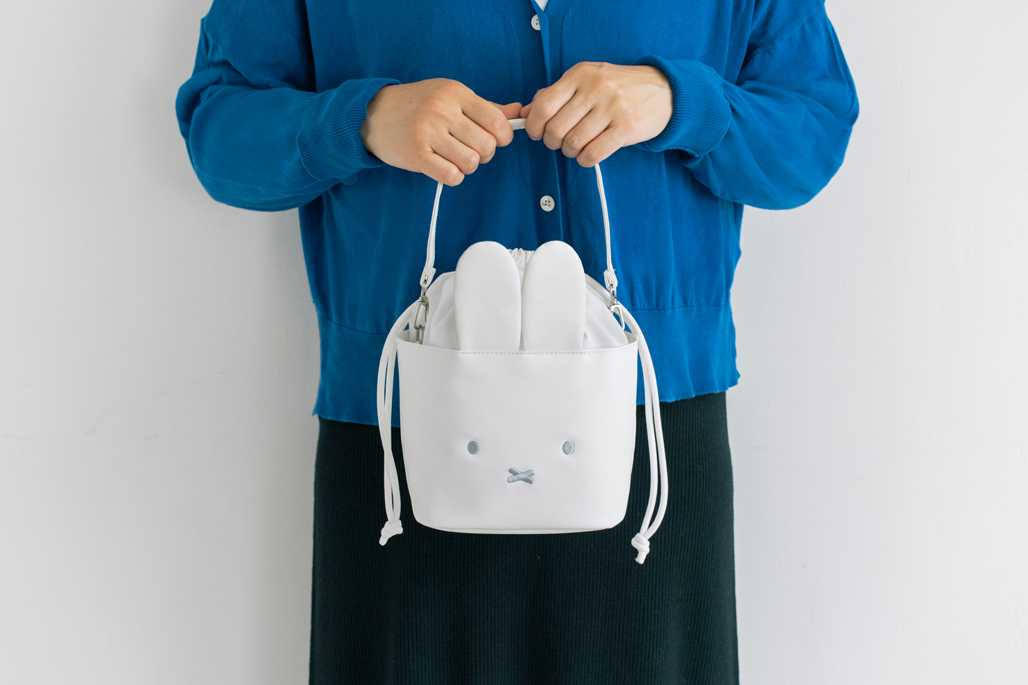 宝島社より「miffy 自立するフェイス巾着ポーチBOOK」発売 - dickbruna