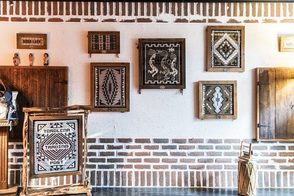 脈々と受け継がれる伝統を使える贅沢。Navajo Rug（ナバホラグ） | Dig