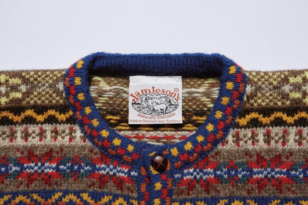 ブリティッシュコーデには、フェアアイル柄のニットが欠かせない