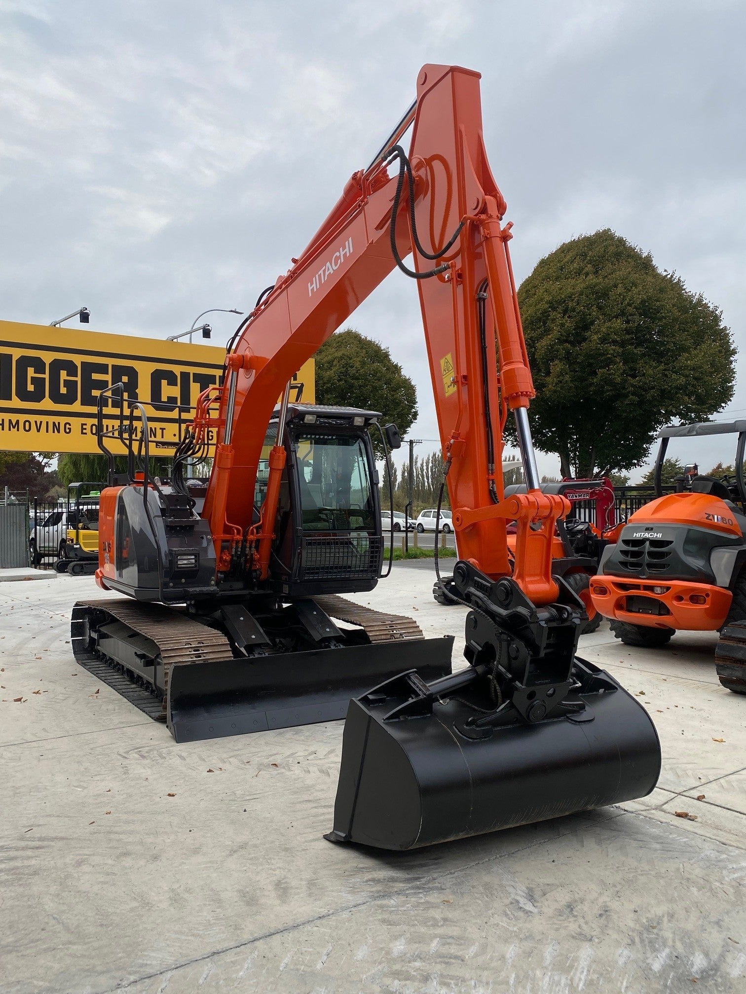 Hitachi ZX135-3 Excavator, 2014,Blade– Digger City
