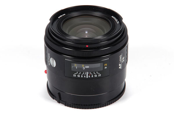 ミノルタ「AF28mm F2」は優れた発色と心地よいボケで今でも価値のある